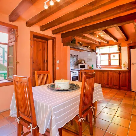 卡萨埃尔莫罗酒店 *